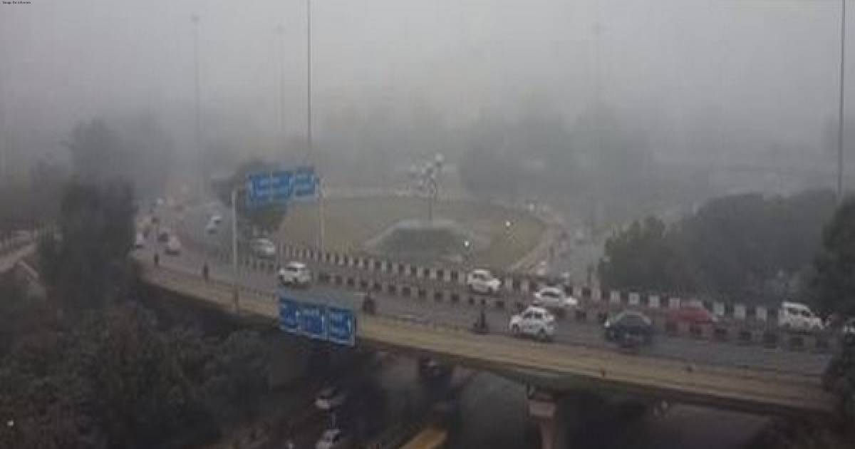 Delhi: 24 trains delayed due to dense fog and cold weather